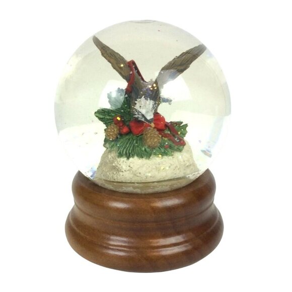 Bald Eagle Christmas Musical Snow Globe With Wooden Base - Picture 2 of 6